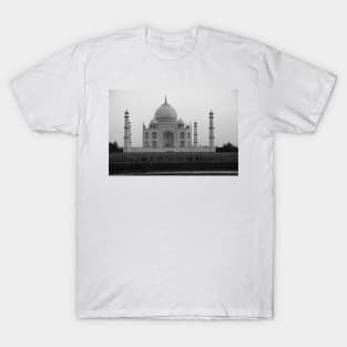 Taj Mahal in black and white T-Shirt